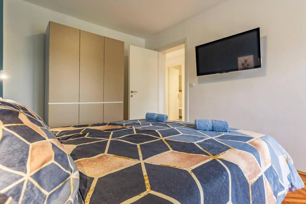 New Two Bedroom Apartment Maloni Pola Esterno foto