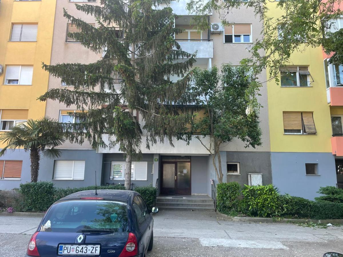 New Two Bedroom Apartment Maloni Pola Esterno foto
